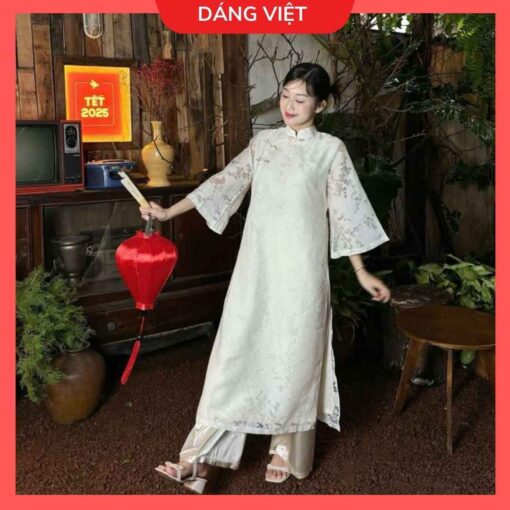 Áo dài cách tân 4 tà chất vải hoa thêu