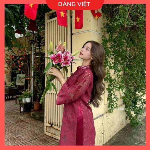 Áo dài cách tân 4 tà chất vải hoa thêu
