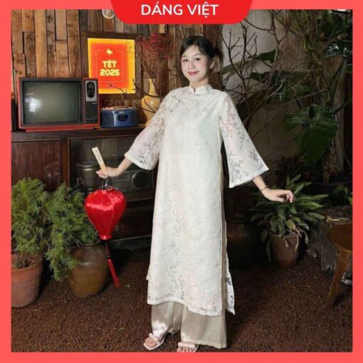 Áo dài cách tân 4 tà chất vải hoa thêu